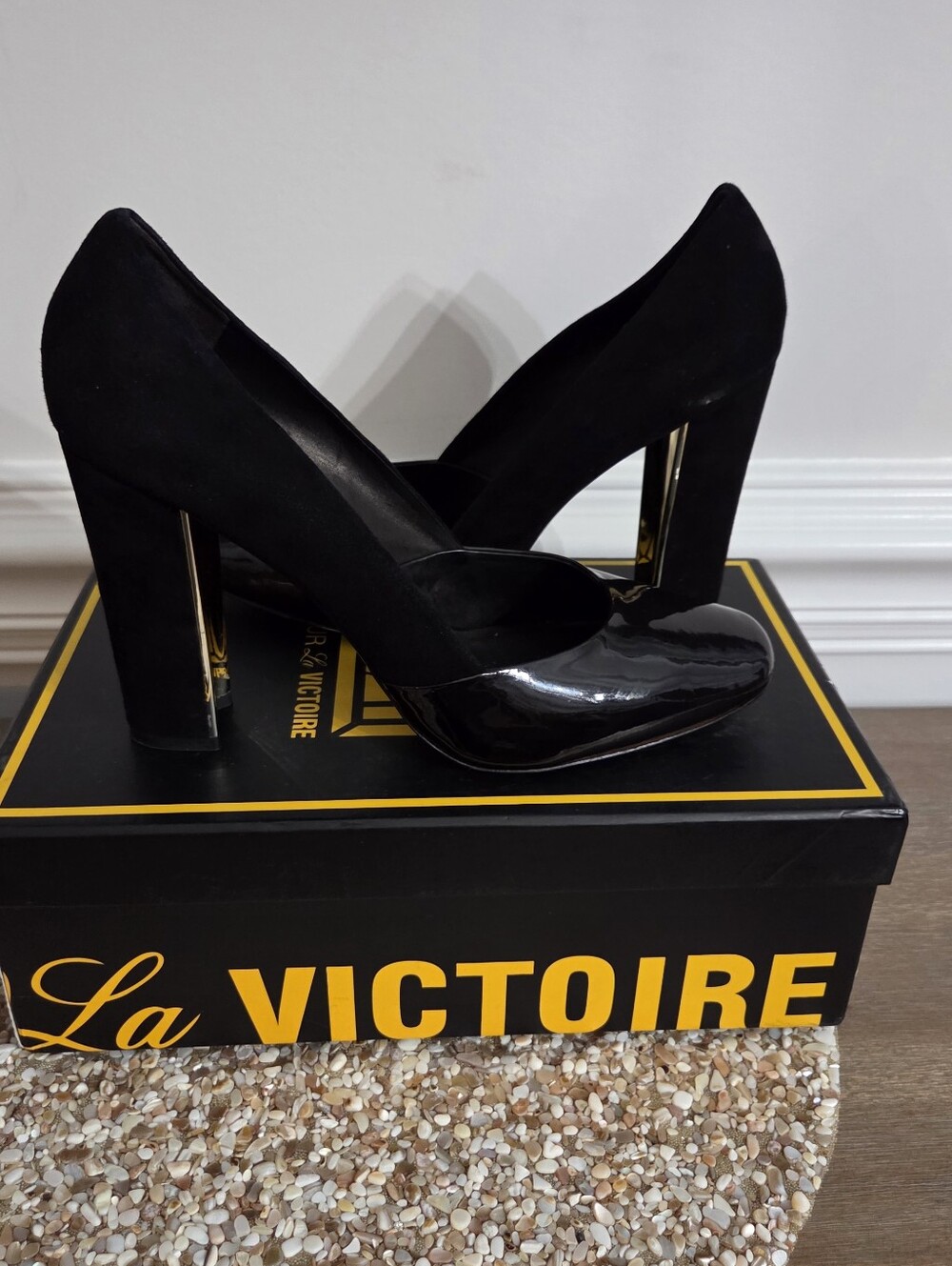 Pour La Victoire Fonda Black Patent Leather& Suede Block Heels Size 9.5 With Box